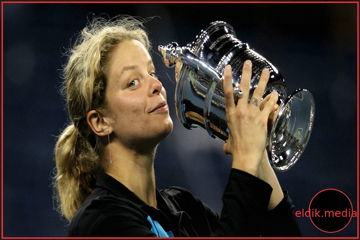 Ким Клийстерс 11-август, 2003-жылы биринчи жолу WTA рейтингинде биринчи орунду ээлеген күн